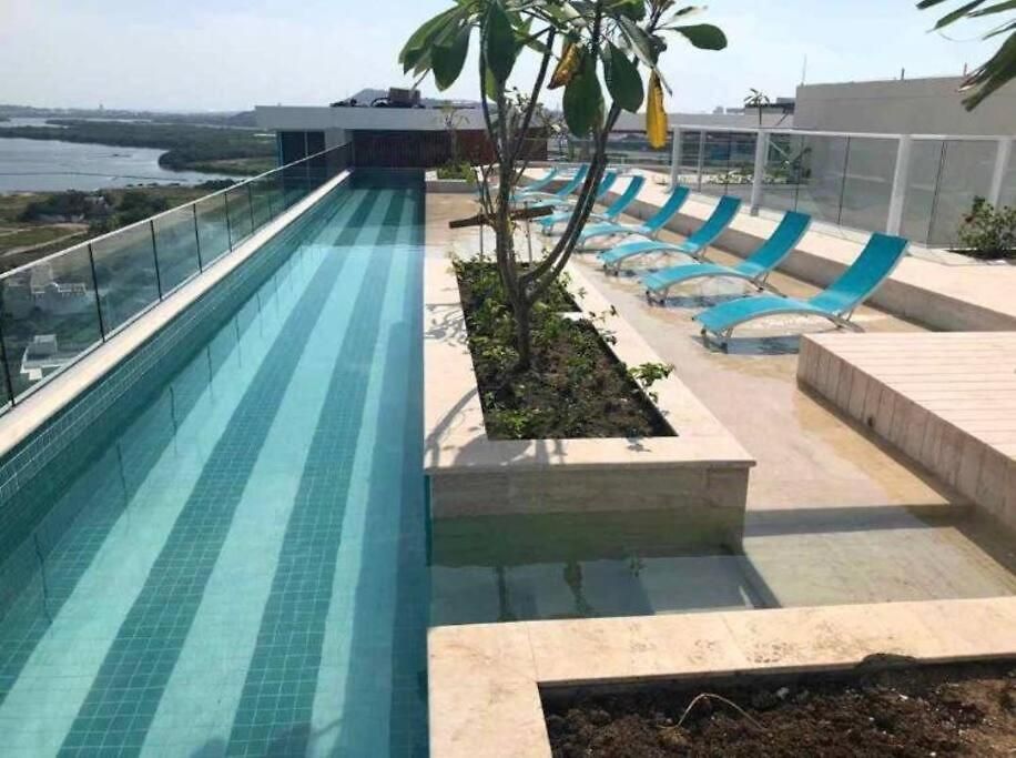 En Edificio Con Espectacular Terraza Apartamento *