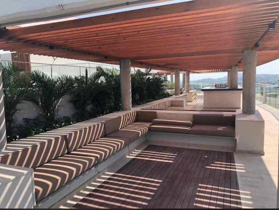 En Edificio Con Espectacular Terraza Apartamento
