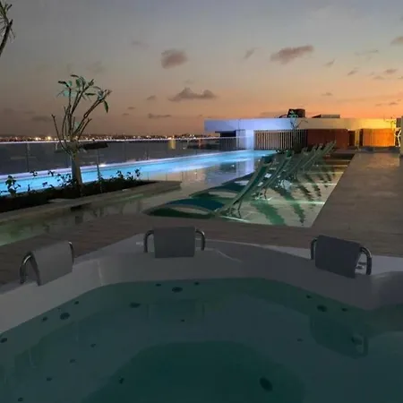 En Edificio Con Espectacular Terraza Apartamento