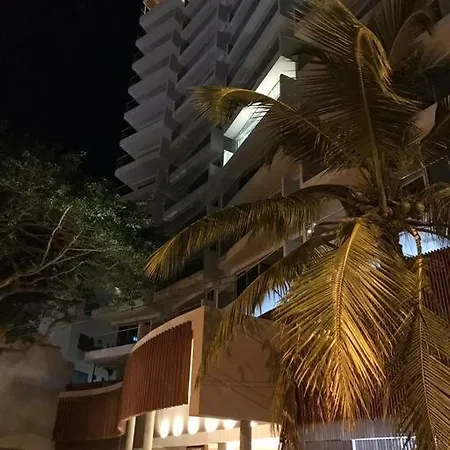 En Edificio Con Espectacular Terraza Apartamento