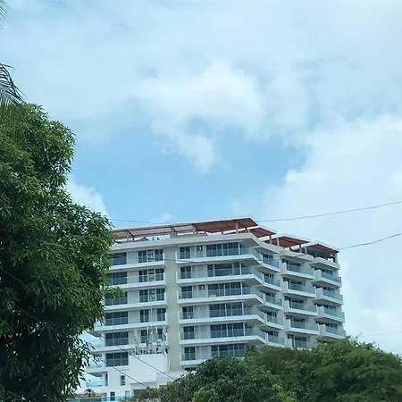 En Edificio Con Espectacular Terraza Apartamento *