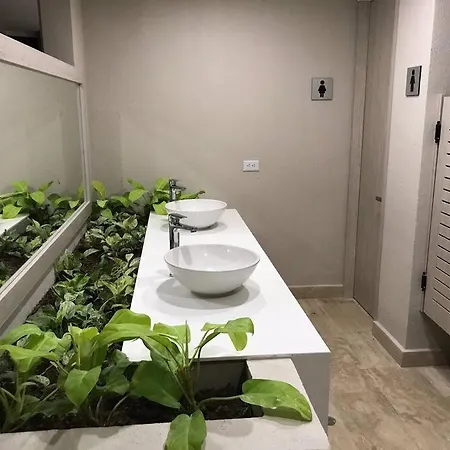 En Edificio Con Espectacular Terraza *