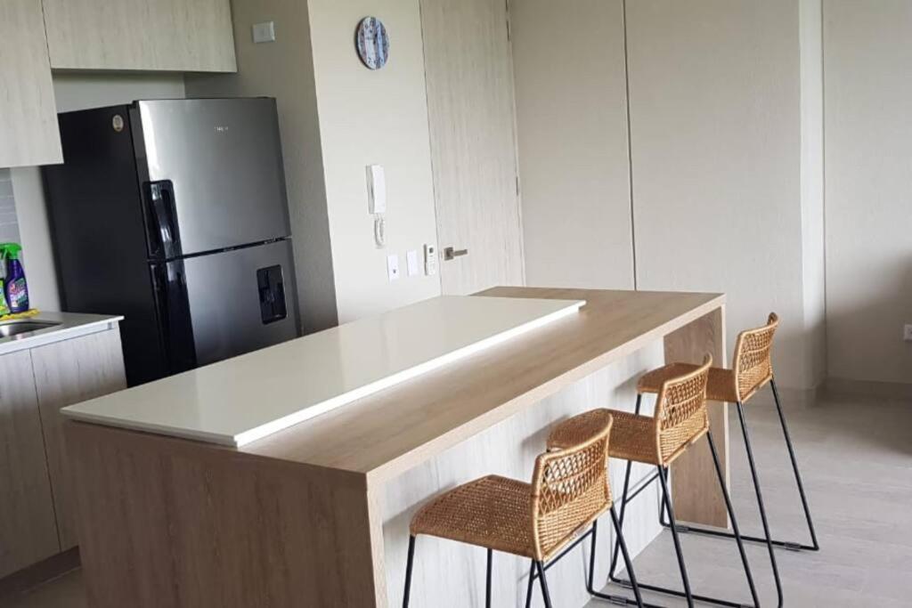 Apartamento En Edificio Con Espectacular Terraza *