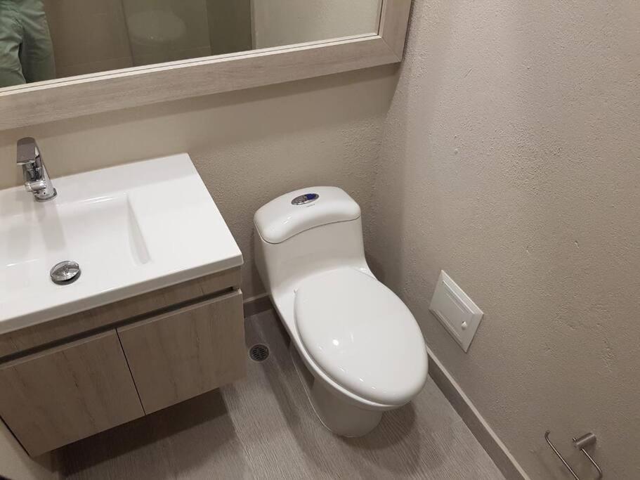 Apartamento En Edificio Con Espectacular Terraza *
