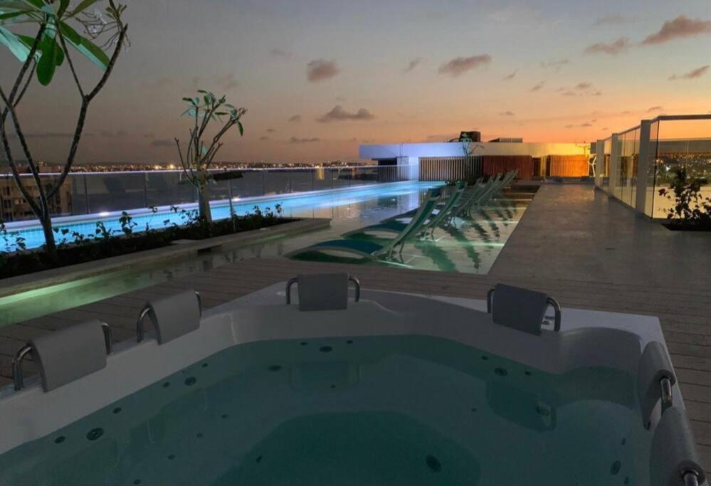 En Edificio Con Espectacular Terraza Apartamento
