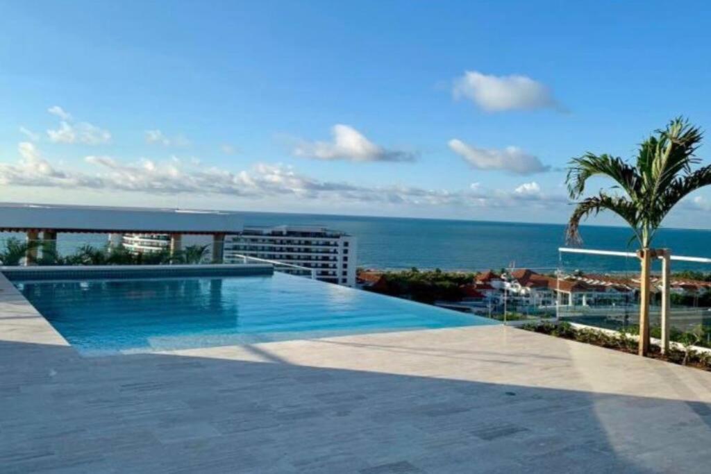 En Edificio Con Espectacular Terraza *