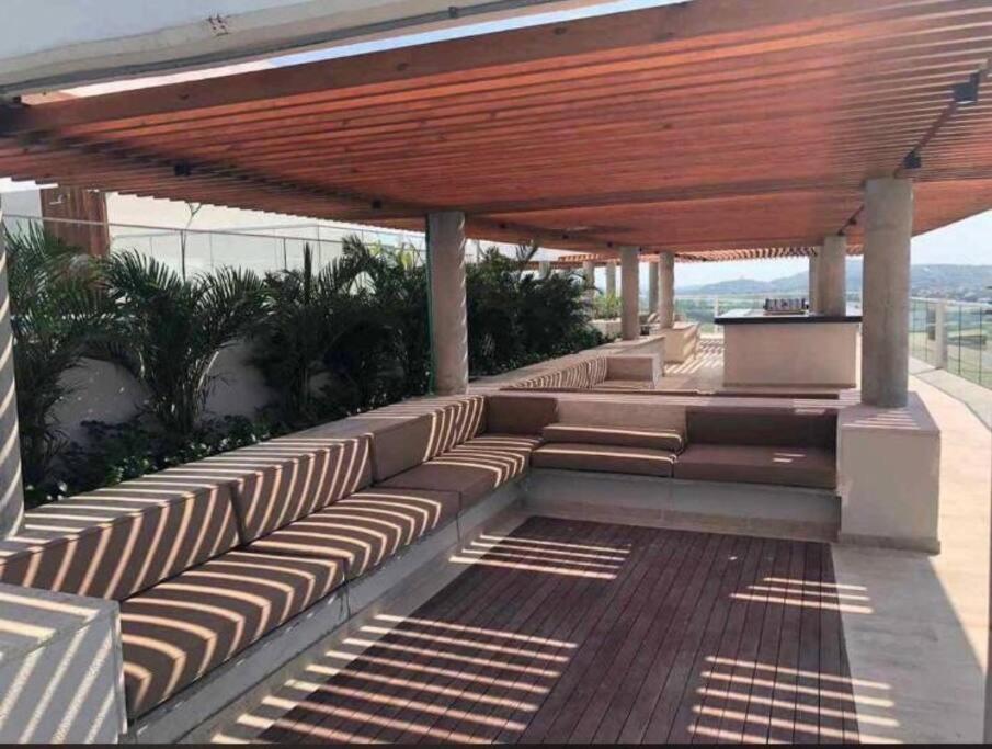 En Edificio Con Espectacular Terraza Apartamento