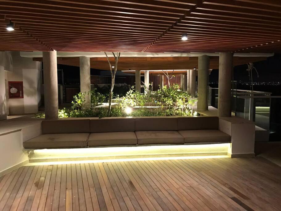 Apartamento En Edificio Con Espectacular Terraza *